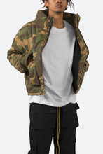 Load image into Gallery viewer, Cropped Puffer Jacket - Camo
